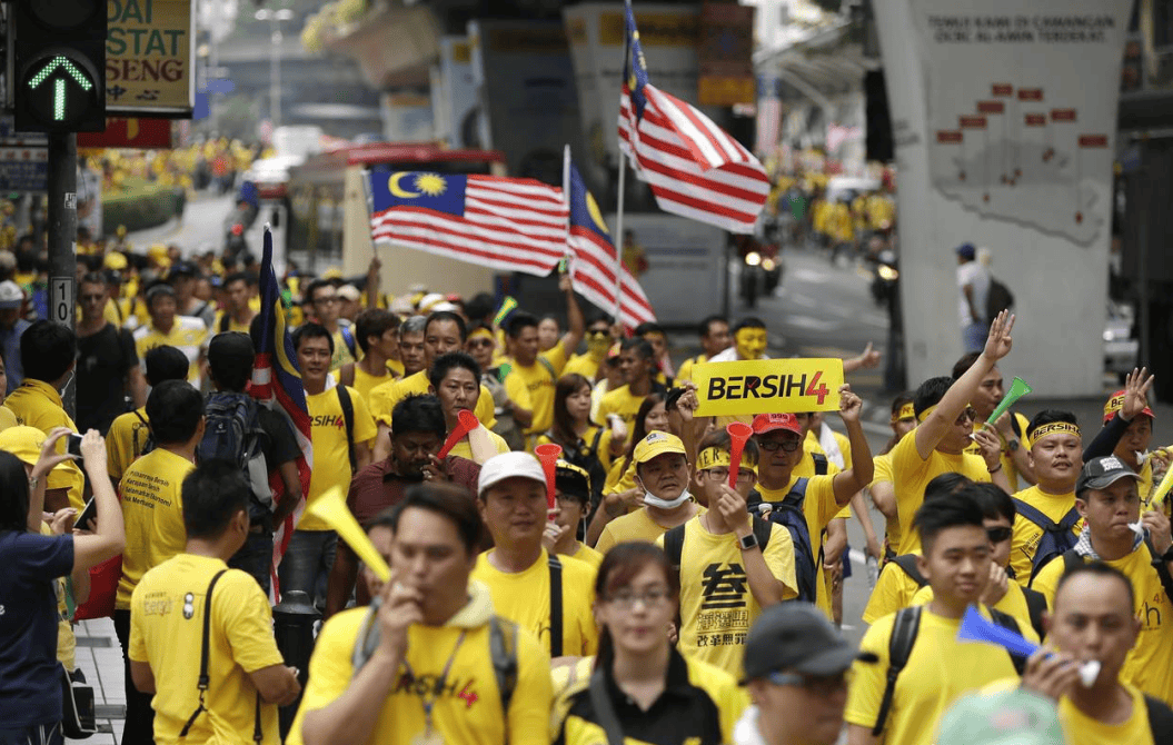 华人比例从44%暴跌至22%，马来西亚为什么留不住华人？